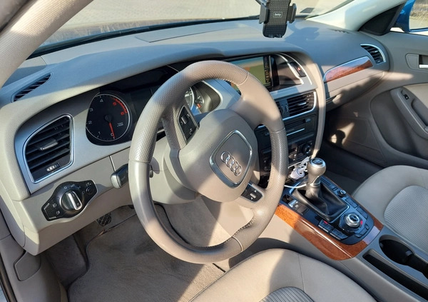 Audi A4 cena 42000 przebieg: 175000, rok produkcji 2011 z Kwidzyn małe 407